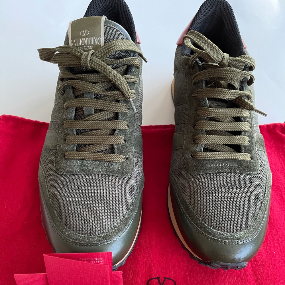 VALENTINO men’s sneakers size 43. LIKE NEW